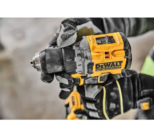 Шуруповерт DeWalt DCD800NT-XJ аккум. патрон:быстрозажимной (кейс в комплекте) Шуруповерт DeWalt DCD800NT-XJ аккум. патрон:быстрозажимной (кейс в комплекте)