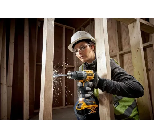Дрель-шуруповерт DeWalt DCD805H2T аккум. патрон:быстрозажимной (кейс в комплекте)