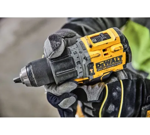 Дрель-шуруповерт DeWalt DCD805H2T аккум. патрон:быстрозажимной (кейс в комплекте)