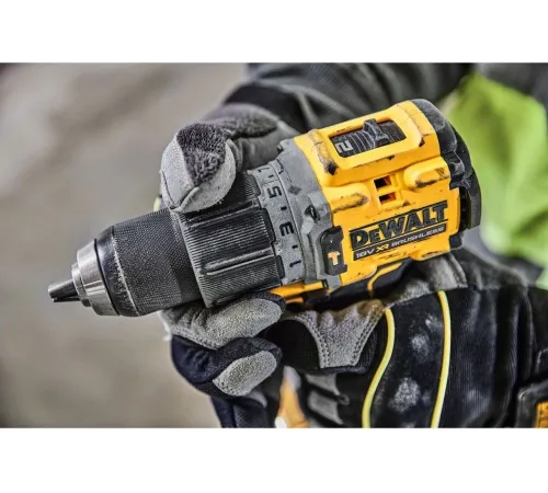 Дрель-шуруповерт DeWalt DCD805NT аккум. патрон:быстрозажимной (кейс в комплекте) Дрель-шуруповерт DeWalt DCD805NT аккум. патрон:быстрозажимной (кейс в комплекте)
