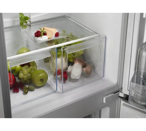 Холодильник AEG OSC6N181ES 2-хкамерн. белый