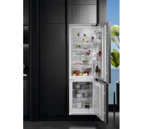 Холодильник AEG OSC6N181ES 2-хкамерн. белый