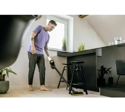Пылесос ручной Karcher VC 4 Cordless myHome Pet 140Вт черный/белый Пылесос ручной Karcher VC 4 Cordless myHome Pet 140Вт черный/белый