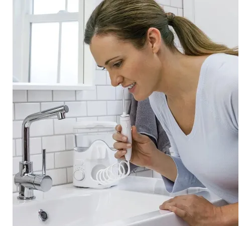 Ирригатор Waterpik WP-160 Ultra Plus белый Ирригатор Waterpik WP-160 Ultra Plus белый