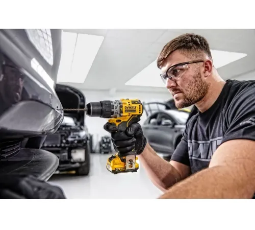 Дрель-шуруповерт DeWalt DCD706D2 аккум. патрон:быстрозажимной Дрель-шуруповерт DeWalt DCD706D2 аккум. патрон:быстрозажимной