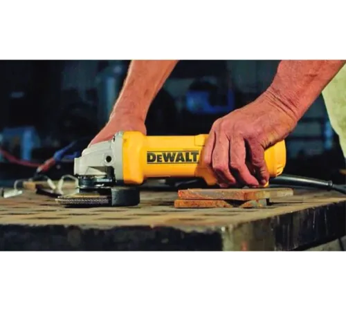 Угловая шлифмашина DeWalt DWE4217 (DWE4217-QS)