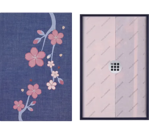 Блокнот Moleskine LIMITED EDITION SAKURA LESU08QP060BOX Large 130х210мм обложка текстиль 176стр. линейка твердая обложка подар.кор. синий 2025