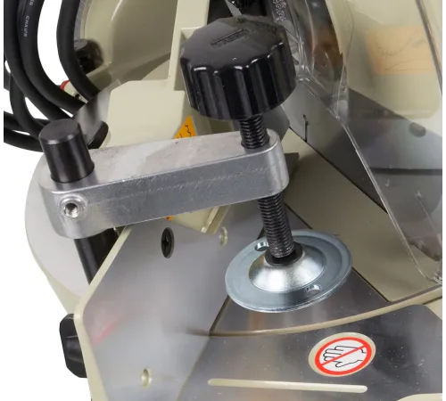 Торцовочная пила Makita LS1040 1650Вт 4600об/мин d=255мм Торцовочная пила Makita LS1040 1650Вт 4600об/мин d=255мм