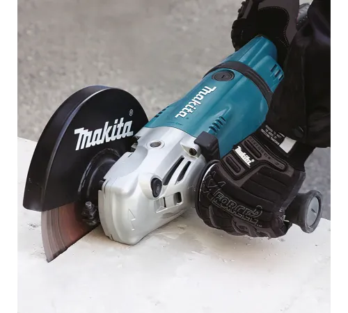 Углошлифовальная машина Makita GA7030X01 2400Вт 8500об/мин рез.шпин.:M14 d=180мм Углошлифовальная машина Makita GA7030X01 2400Вт 8500об/мин рез.шпин.:M14 d=180мм