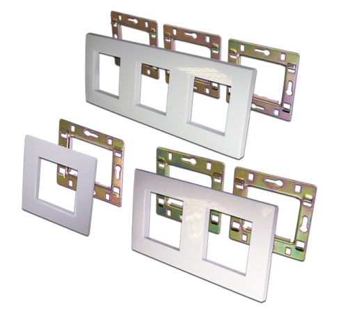 Рамка Lanmaster LAN-FRS45X45/3-WH 45x45 3x45x45 белый (упак.:1шт) Рамка Lanmaster LAN-FRS45X45/3-WH 45x45 3x45x45 белый (упак.:1шт)