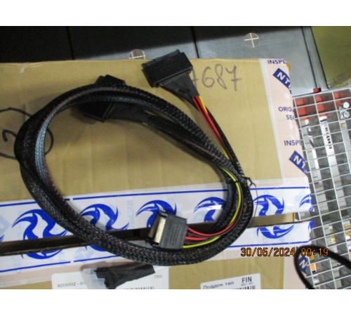 Кабель Cable, x8 SFF-8654 to 2xU.2 SFF-8639, 0,8M (analog 05-60005-00) (CBL-8654-2-8639-10)