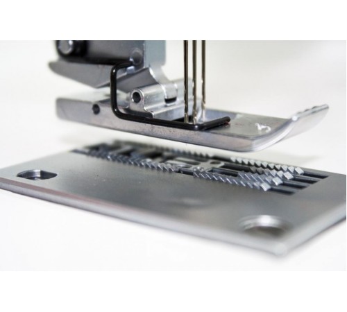 Распошивальная машина Janome CoverPro 7, белый