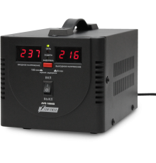 Стабилизатор POWERMAN AVS 1000D, черный, ступенчатый регулятор, цифровые индикаторы уровней напряжения, 1000ВА, 140-260В, максимальный входной ток 7А, 2 евророзетки, IP-20, напольный,  200мм х 150мм х 140мм, 2,3 кг. POWERMAN AVS 1000D (POWERMAN AVS 1000D