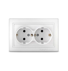 Розетка 2-м СП Севиль 16А IP20 с заземл. бел. UNIVersal С0128