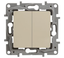 ETIKA Переключатель 2кл. 10AX, сл.кость Legrand 672312