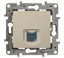 ETIKA Роз. RJ45 кат. 5 UTP, сл. кость Legrand 672341