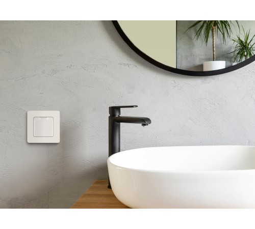Legrand 673740 Розетка 2К+З IP 44 с откидной крышкой и шторками - немецкий стандарт - 16 А - 250 В~ - INSPIRIA - белый Legrand 673740 Розетка 2К+З IP 44 с откидной крышкой и шторками - немецкий стандарт - 16 А - 250 В~ - INSPIRIA - белый