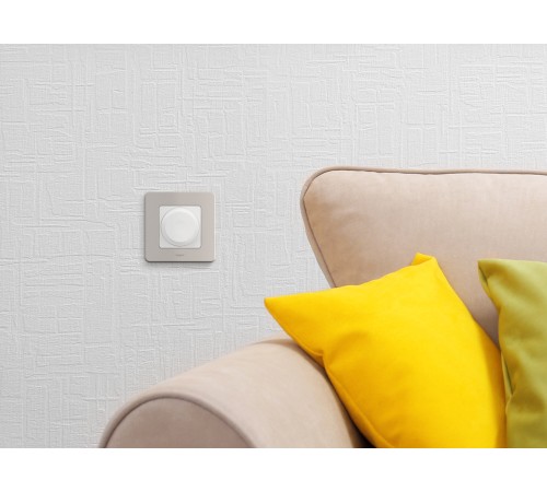 Legrand 673790 Светорегулятор поворотный без нейтрали 300Вт - INSPIRIA - белый Legrand 673790 Светорегулятор поворотный без нейтрали 300Вт - INSPIRIA - белый