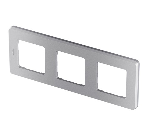 Legrand 673952 Рамка - 3 поста - INSPIRIA - алюминий Legrand 673952 Рамка - 3 поста - INSPIRIA - алюминий