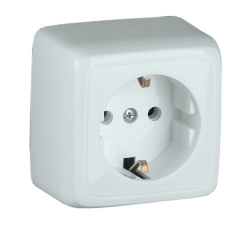 Розетка наружная с заземлением с изоляционной пластиной белая