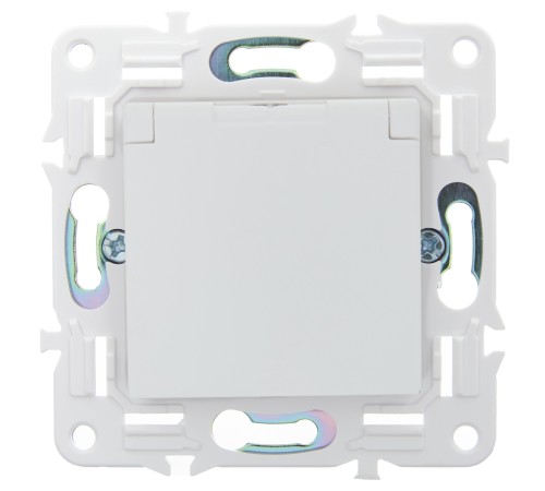 SKANDY Розетка 1-местная с заземлением с защитными шторками и крышкой 16А IP44 SK-R11W арктический белый IEK