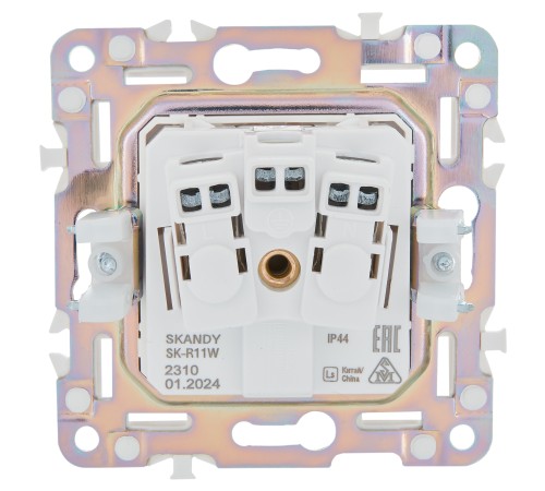 SKANDY Розетка 1-местная с заземлением с защитными шторками и крышкой 16А IP44 SK-R11W арктический белый IEK