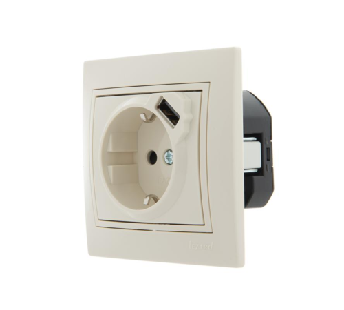 Розетка 1-м СП Mira 16А с заземл. + USB разъем крем. LEZARD 701-0303-181