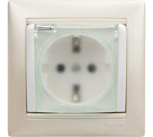 Valena Розетка 2К+З нем. ст. с крышкой с защ. шт. IP44, белый Legrand 774220