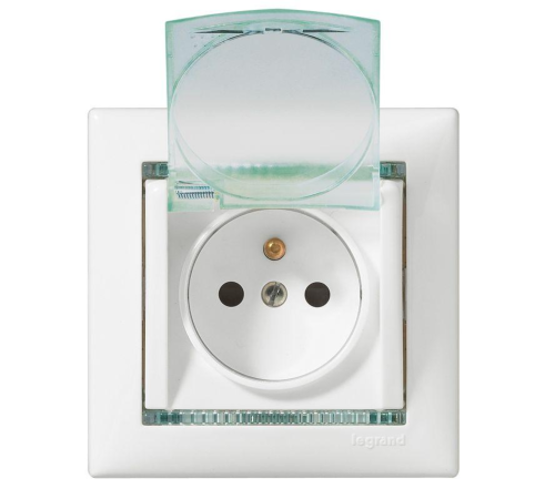 Valena Розетка 2К+З нем. ст. с крышкой с защ. шт. IP44, белый Legrand 774220