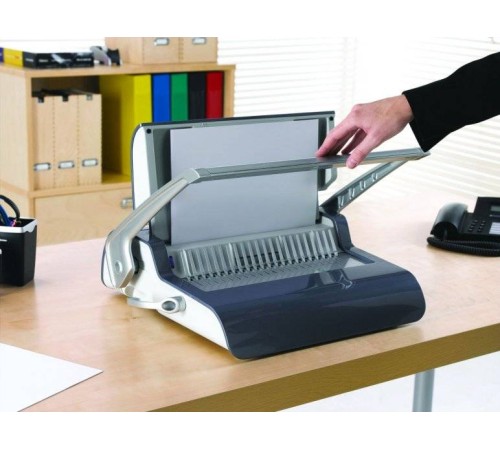 Fellowes Переплетчик QUASAR+ FS-5627701 {на пластиковую пружину, сшивает до 500 лст., перфорирует 22 лст.} Fellowes Переплетчик QUASAR+ FS-5627701 {на пластиковую пружину, сшивает до 500 лст., перфорирует 22 лст.}