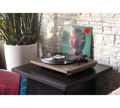 Проигрыватель виниловых дисков Phaze Audio Diana Цвет: Орех [Walnut]