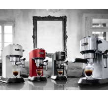 Кофеварка рожковая Delonghi EC685.W 1350Вт белый