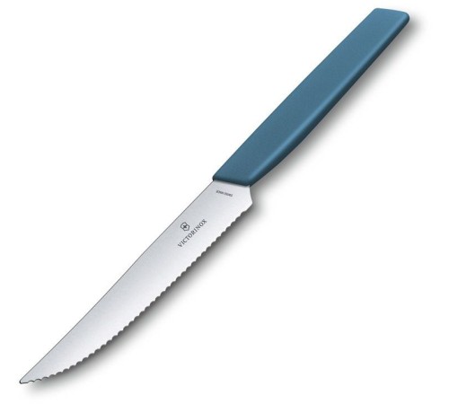Нож кухонный Victorinox Swiss Modern (6.9006.12W2) стальной столовый для стейка лезв.120мм серрейт. заточка синий Нож кухонный Victorinox Swiss Modern (6.9006.12W2) стальной столовый для стейка лезв.120мм серрейт. заточка синий