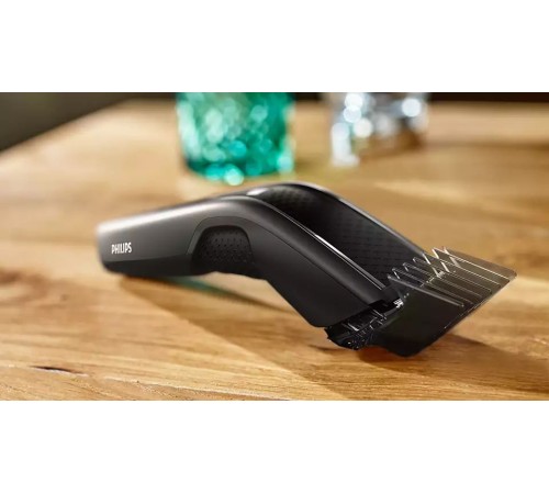 Машинка для стрижки Philips HC5632/15 черный (насадок в компл:3шт) Машинка для стрижки Philips HC5632/15 черный (насадок в компл:3шт)