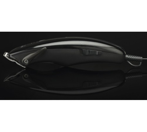 Машинка для стрижки Scarlett SC-HC63C11 черный 15Вт (насадок в компл:4шт) Машинка для стрижки Scarlett SC-HC63C11 черный 15Вт (насадок в компл:4шт)