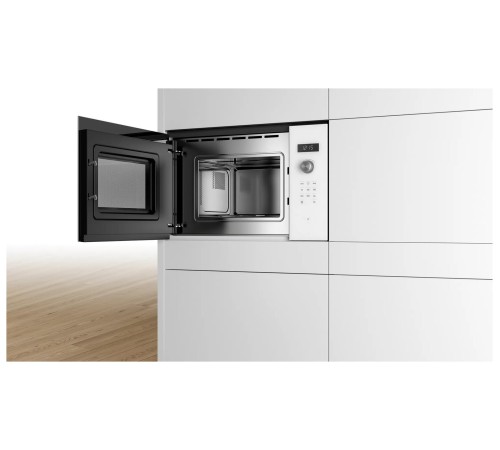 Микроволновая печь Bosch BFL524MW0 20л. 800Вт белый (встраиваемая) Микроволновая печь Bosch BFL524MW0 20л. 800Вт белый (встраиваемая)