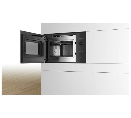 Микроволновая печь Bosch BFL554MB0 25л. 900Вт черный (встраиваемая) Микроволновая печь Bosch BFL554MB0 25л. 900Вт черный (встраиваемая)