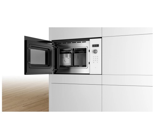 Микроволновая печь Bosch BFL554MW0 25л. 900Вт белый (встраиваемая) Микроволновая печь Bosch BFL554MW0 25л. 900Вт белый (встраиваемая)