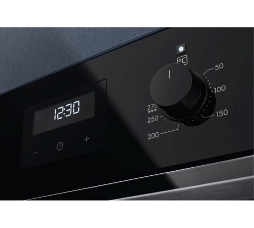 Духовой шкаф Электрический Electrolux EOD3C70TK черный