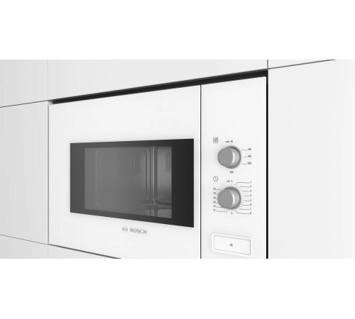 Микроволновая печь Bosch BFL520MW0 20л. 800Вт белый (встраиваемая) Микроволновая печь Bosch BFL520MW0 20л. 800Вт белый (встраиваемая)