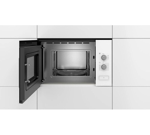 Микроволновая печь Bosch BFL520MW0 20л. 800Вт белый (встраиваемая) Микроволновая печь Bosch BFL520MW0 20л. 800Вт белый (встраиваемая)