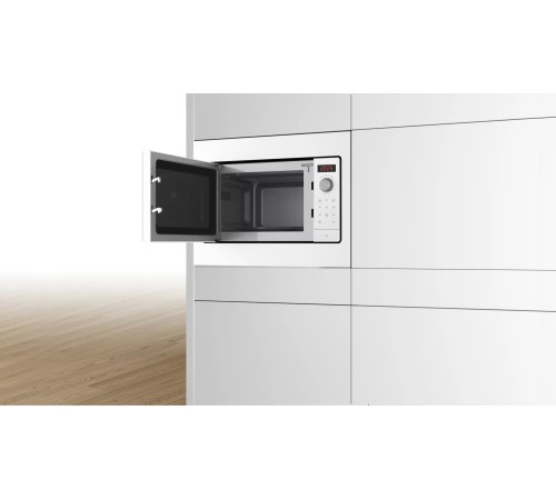 Микроволновая печь Bosch BFL523MW3 20л. 800Вт белый (встраиваемая) Микроволновая печь Bosch BFL523MW3 20л. 800Вт белый (встраиваемая)