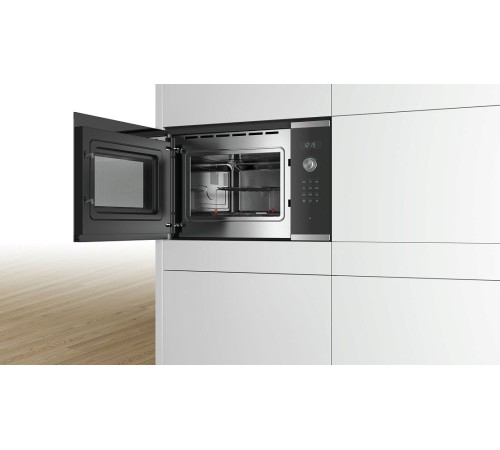 Микроволновая печь Bosch BEL554MS0 25л. 900Вт черный/нержавеющая сталь (встраиваемая) Микроволновая печь Bosch BEL554MS0 25л. 900Вт черный/нержавеющая сталь (встраиваемая)