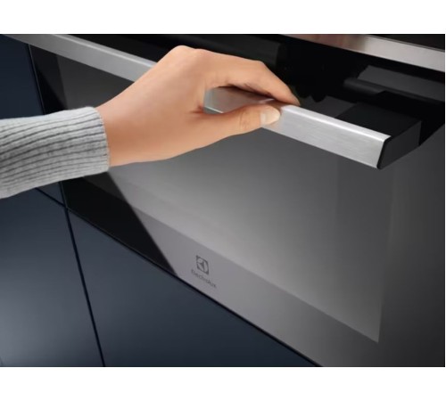 Микроволновая печь Electrolux EVM8E08X 42л. 1000Вт черный/серебристый (встраиваемая) Микроволновая печь Electrolux EVM8E08X 42л. 1000Вт черный/серебристый (встраиваемая)