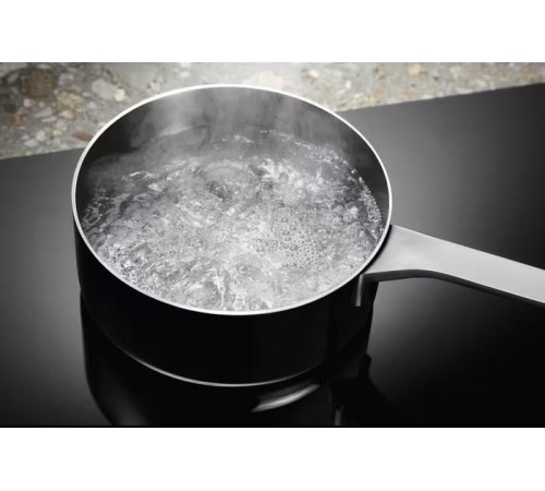 Индукционная варочная поверхность Electrolux LIR60430 черный Индукционная варочная поверхность Electrolux LIR60430 черный
