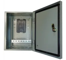 Металлический шкаф с установленым оптическим кроссом TFortis Crossbox-1