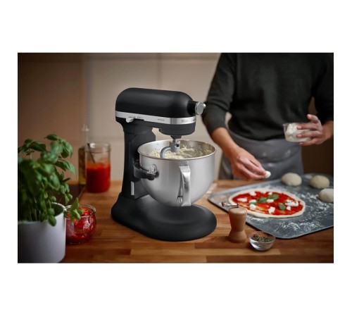 Настольный миксер KitchenAid Настольный миксер с откидным блоком  Artisan 5.6 л, черный матовый