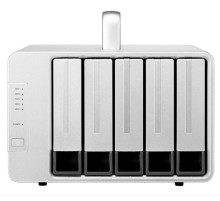 Система хранения данных TerraMaster D5-Thunderbolt3 DAS tower/JBOD,RAID0,1,10,5/up to 5 HS SATA(3,5' or 2,5')/1xDP1.2/2x40GbThunderbolt3/1xPS/1YW