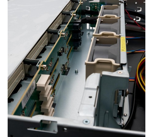 Серверный корпус/ 2U chassis; E-ATX, ATX, Micro-ATX, Mini-ITX MBs; 12 x 3.5'' hs + 2 x 2.5'' hs rear; 800 Wt CRPS(1+1); no rails