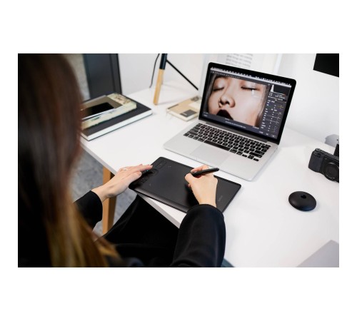 Графический планшет/ Intuos Pro S (Small)
